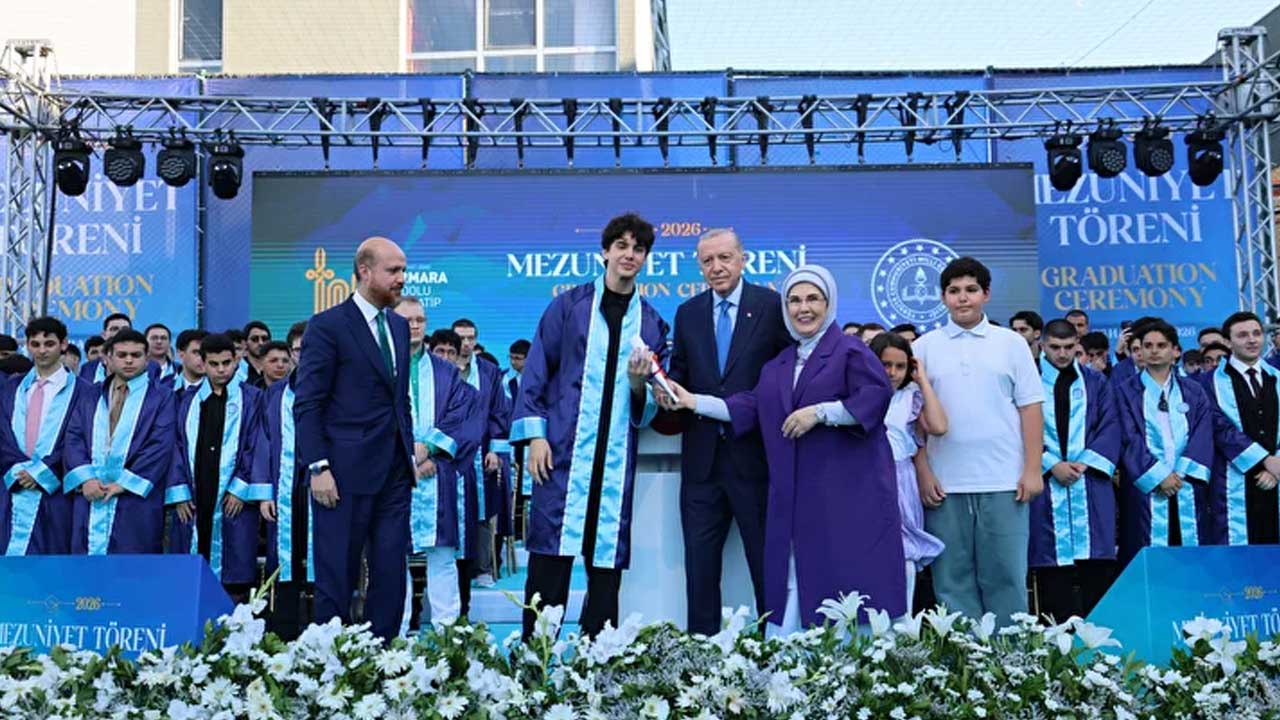 Foto - Başkan Erdoğan'ın gurur günü! Torununun diplomasını kendi elleriyle verdi
