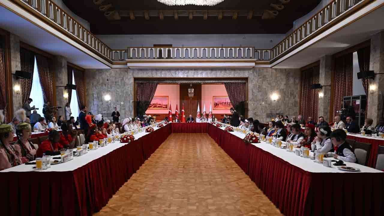 Foto - Başkan Kurtulmuş çocukları ağırladı: TBMM’de renkli görüntüler