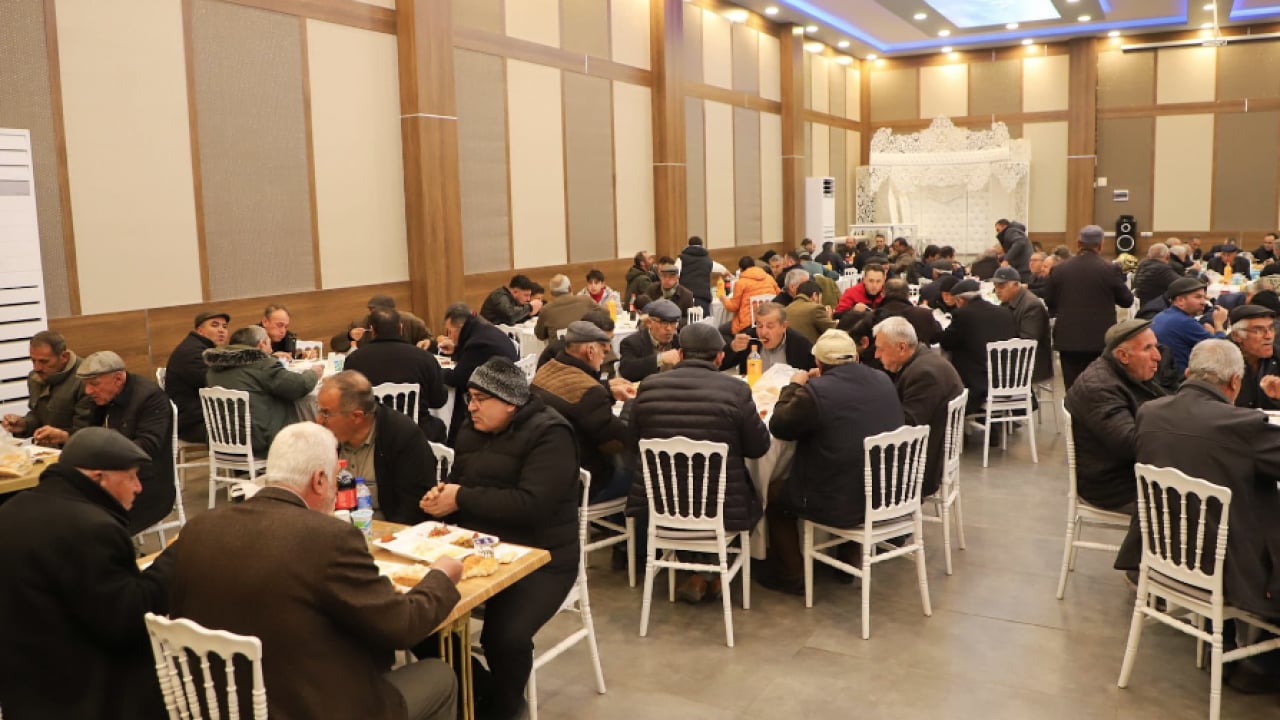 Foto - Başkan Şahin Davulga beldesinde Ramazan coşkusunu yaşadı...