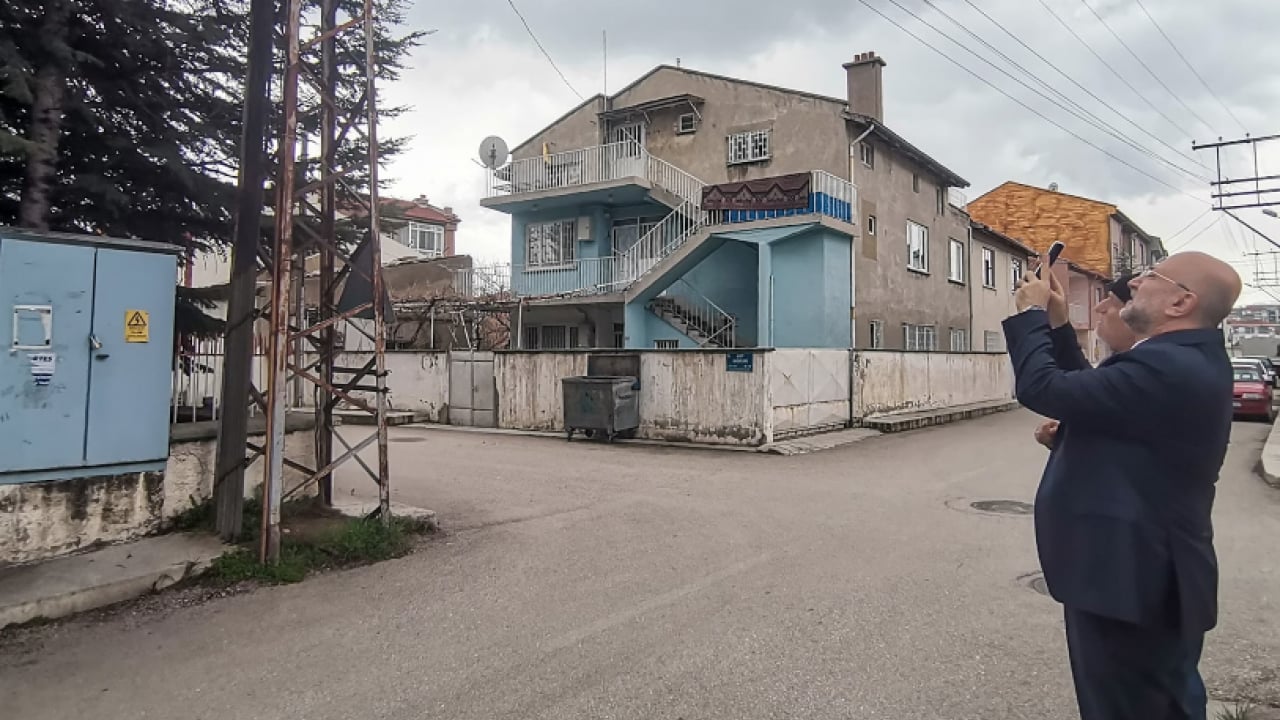 Foto - Başkan Şahin Eşrefpaşa Mahallesi'nin taleplerini yerinde dinledi