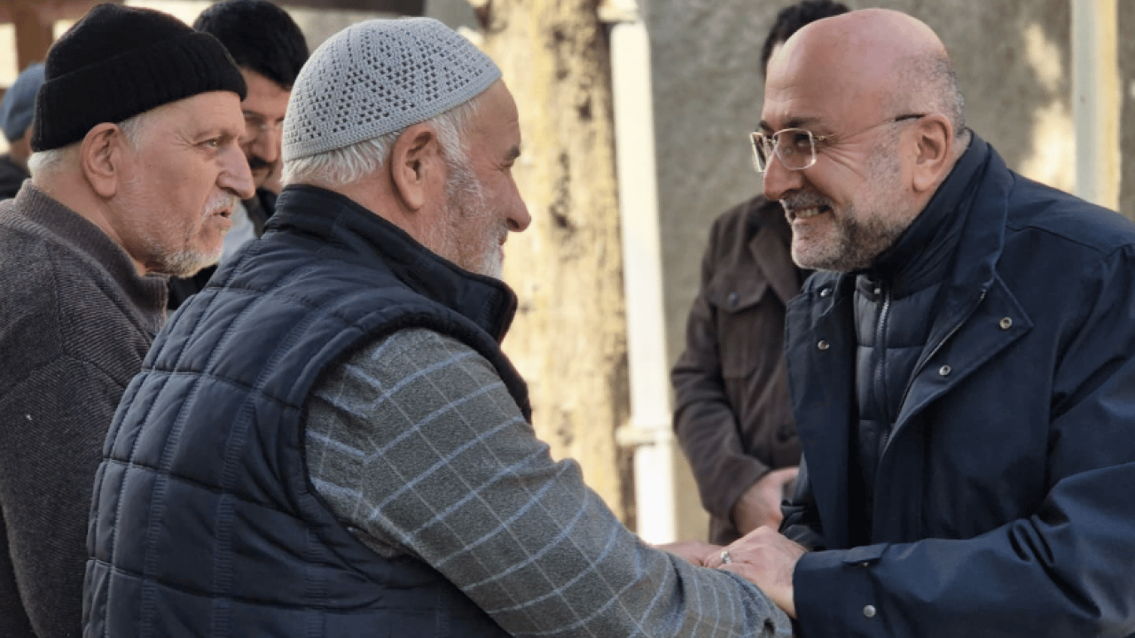 Foto - Başkan Şahin Eşrefpaşa Mahallesi'nin taleplerini yerinde dinledi