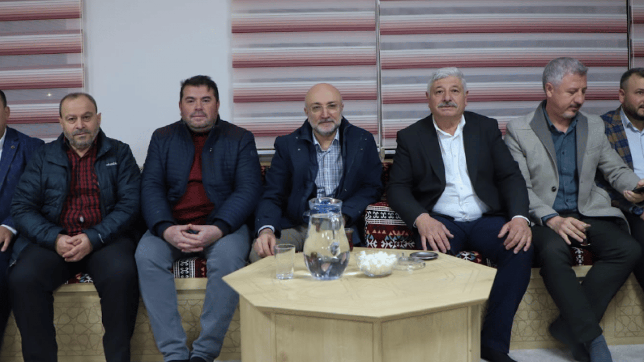 Başkan Şahin Işıklar beldesinde vatandaşlarla iftar yaptı...