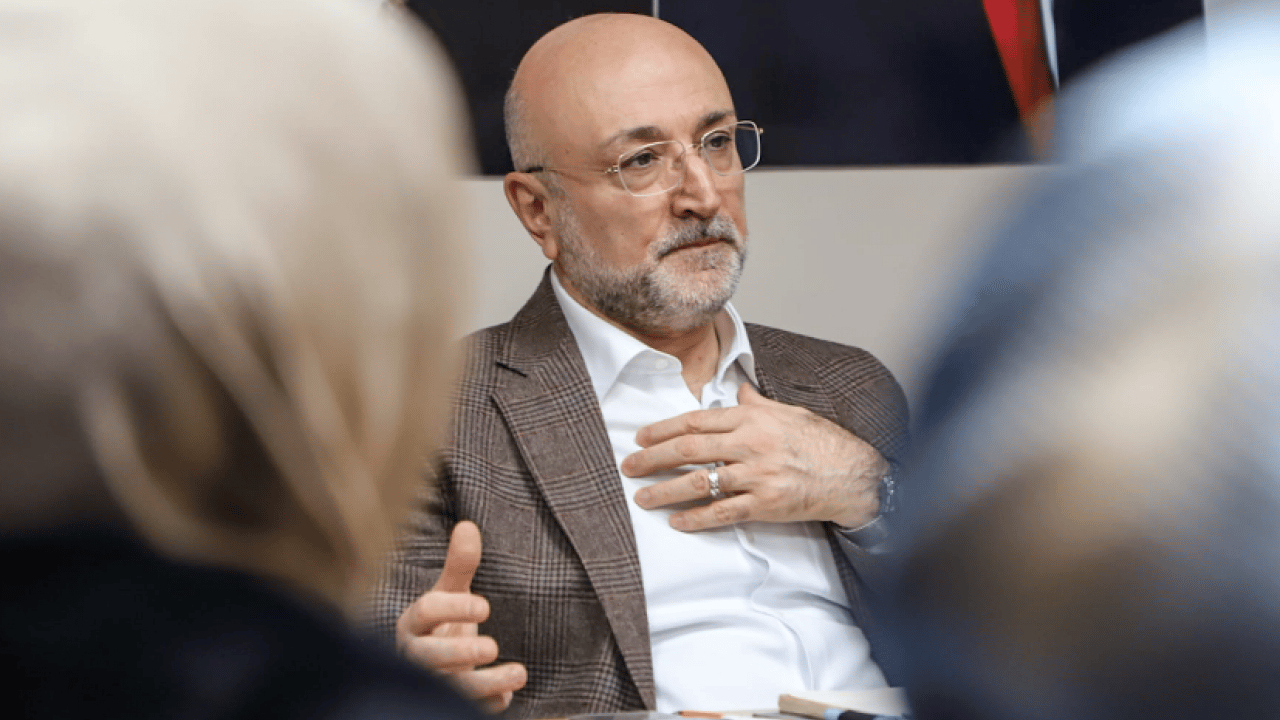 Foto - Başkan Şahin'den teşkilata net mesaj: Kapı kapı gönül kazanmaya devam edeceğiz...