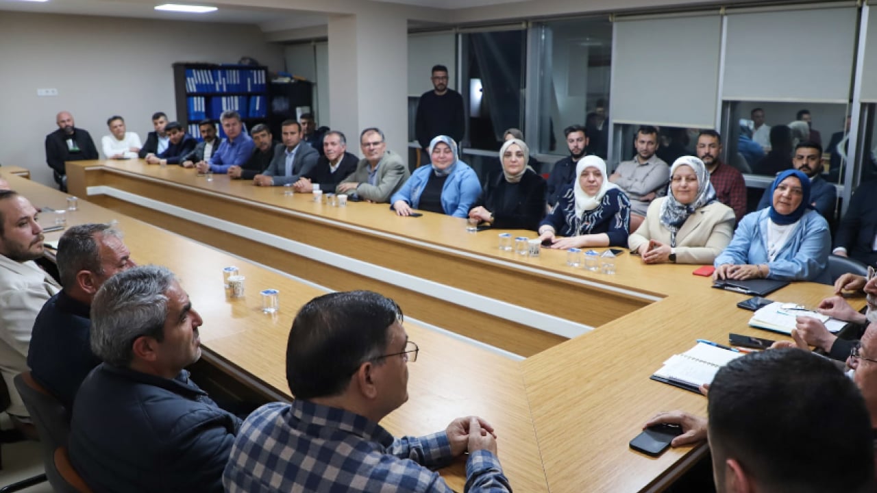 Foto - Başkan Şahin'den teşkilata net mesaj: Kapı kapı gönül kazanmaya devam edeceğiz...