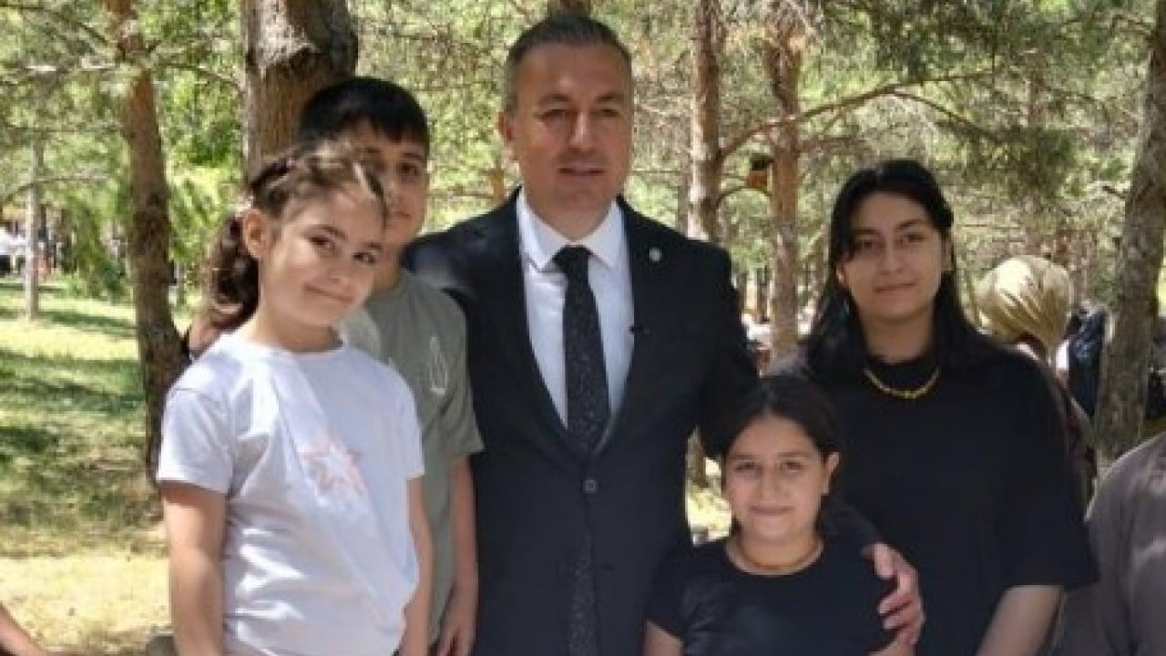 Foto - Başları okşandı, ceplerine harçlık konuldu! 200 yetim ve öksüz çocuk piknikte buluştu