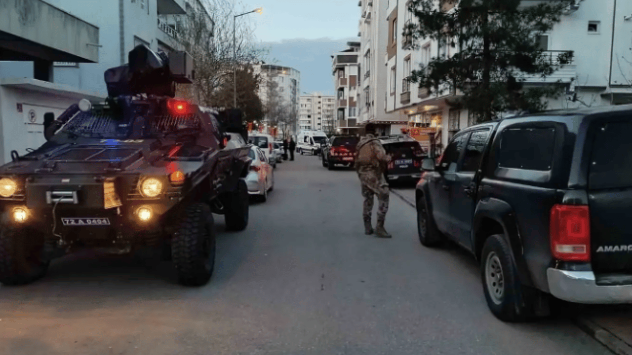 Foto - Batman'da aile faciası: Annesi ve ağabeyini silahla öldürdü!