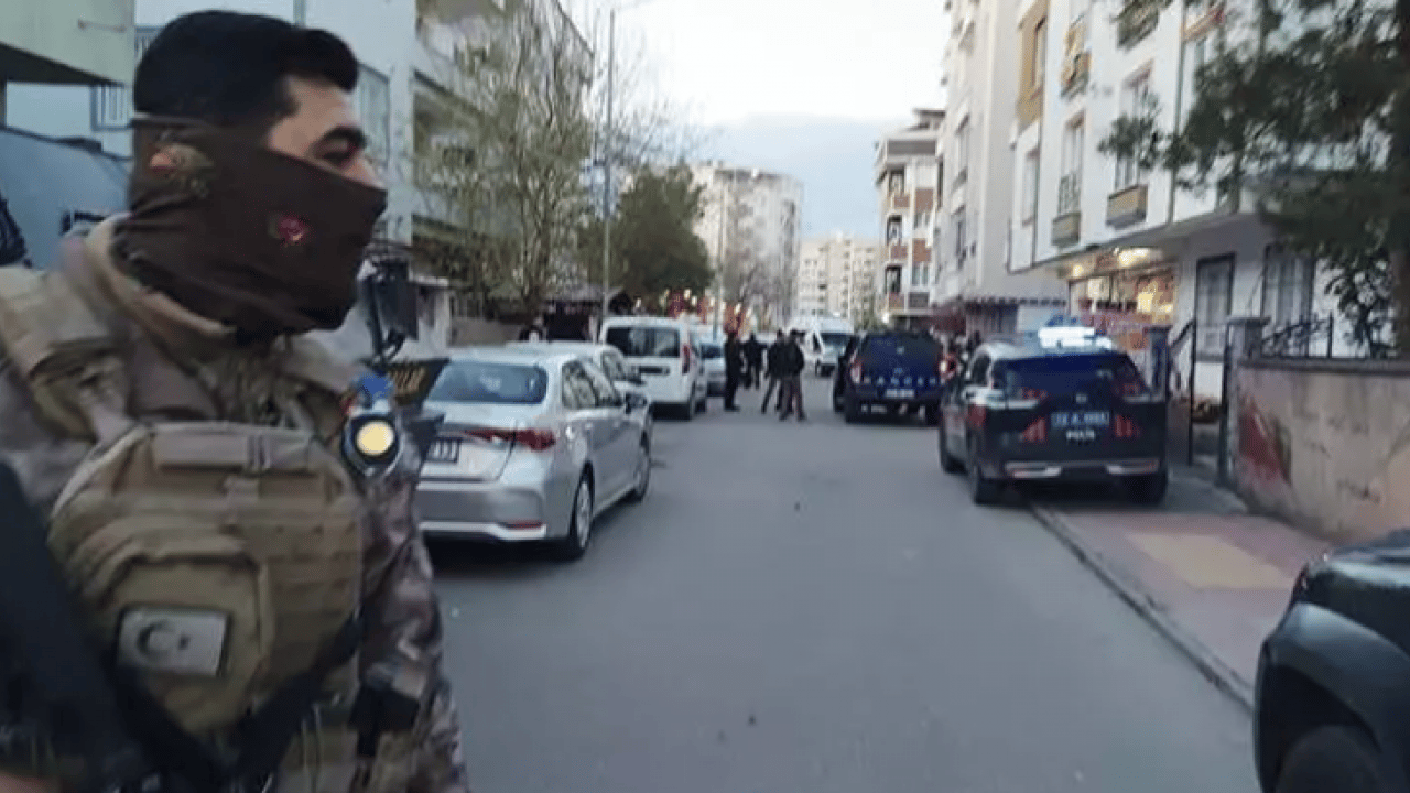 Foto - Batman'da aile faciası: Annesi ve ağabeyini silahla öldürdü!