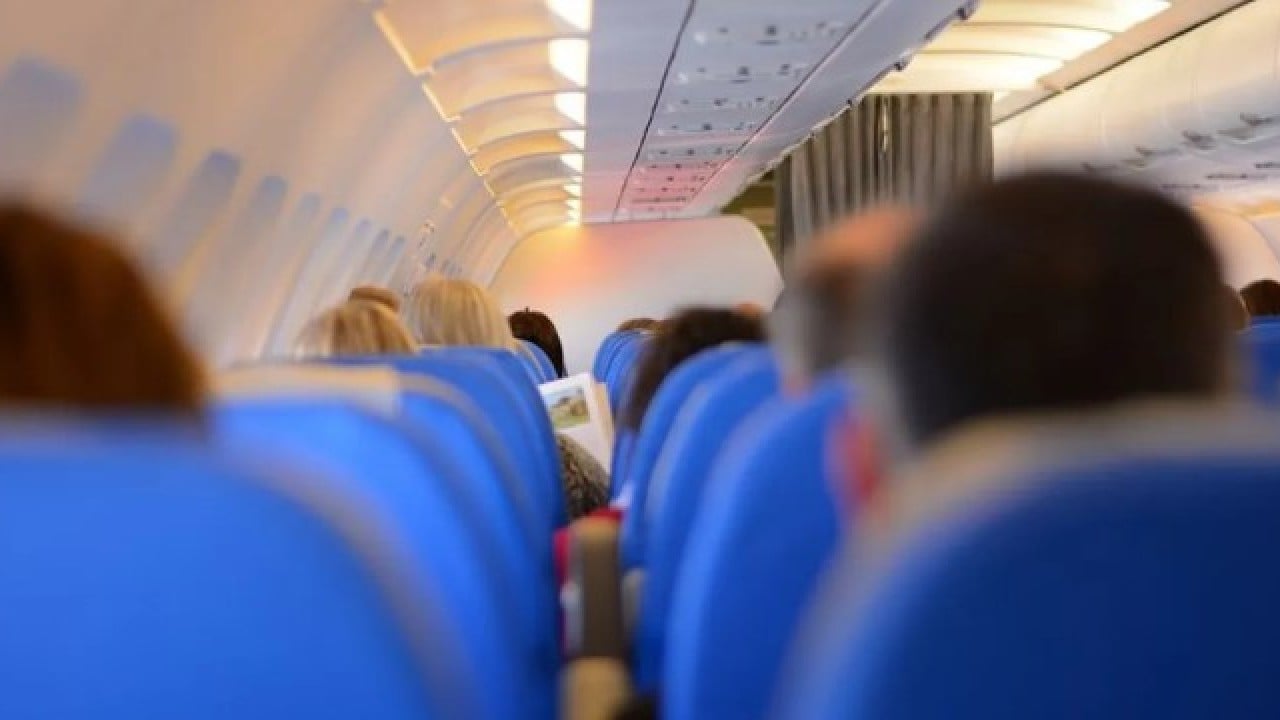 Foto - Batman uçağında bomba paniği! Polisler müdahale etti!