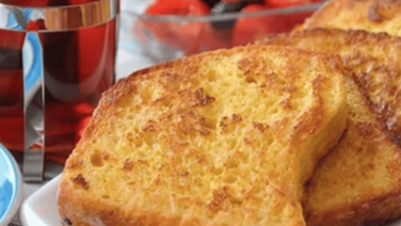 Foto - Bayat ekmek, yumurta ve süt... Çift taraflı kızarıyor: Mis kokulu yumurtalı ekmek tarifi