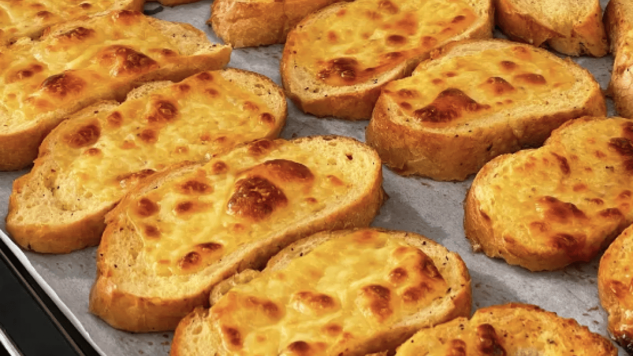 Foto - Bayat ekmek, yumurta ve süt... Çift taraflı kızarıyor: Mis kokulu yumurtalı ekmek tarifi