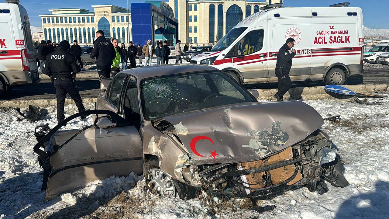 Foto - Bayburt'ta yürekler ağza geldi: Çok sayıda yaralı var