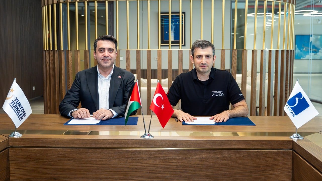 Foto - Baykar'dan Filistinli öğrencilere eğitim desteği! Ayakta alkışlanacak bir hamle daha...
