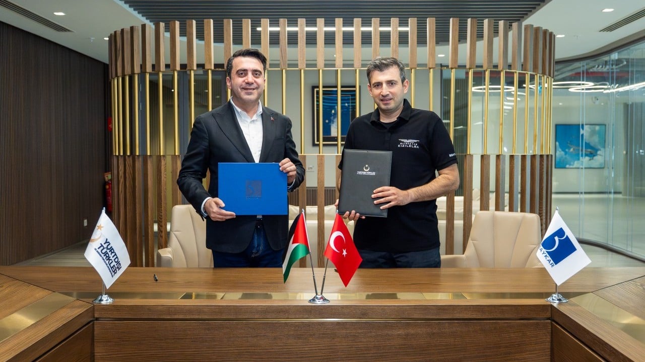 Foto - Baykar'dan Filistinli öğrencilere eğitim desteği! Ayakta alkışlanacak bir hamle daha...