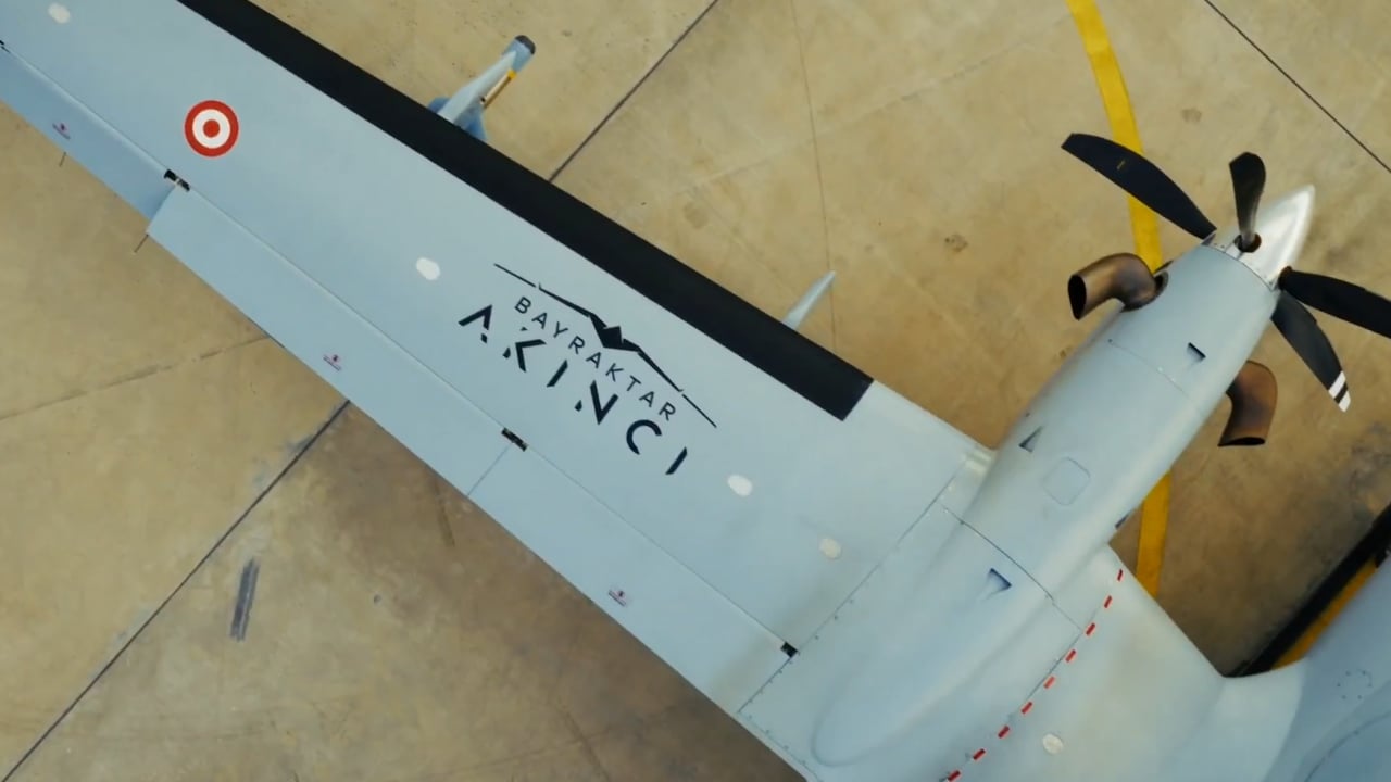 Foto - Bayraktar AKINCI’dan yerli mühimmatla nokta atışı: Hedefleri başarıyla imha etti
