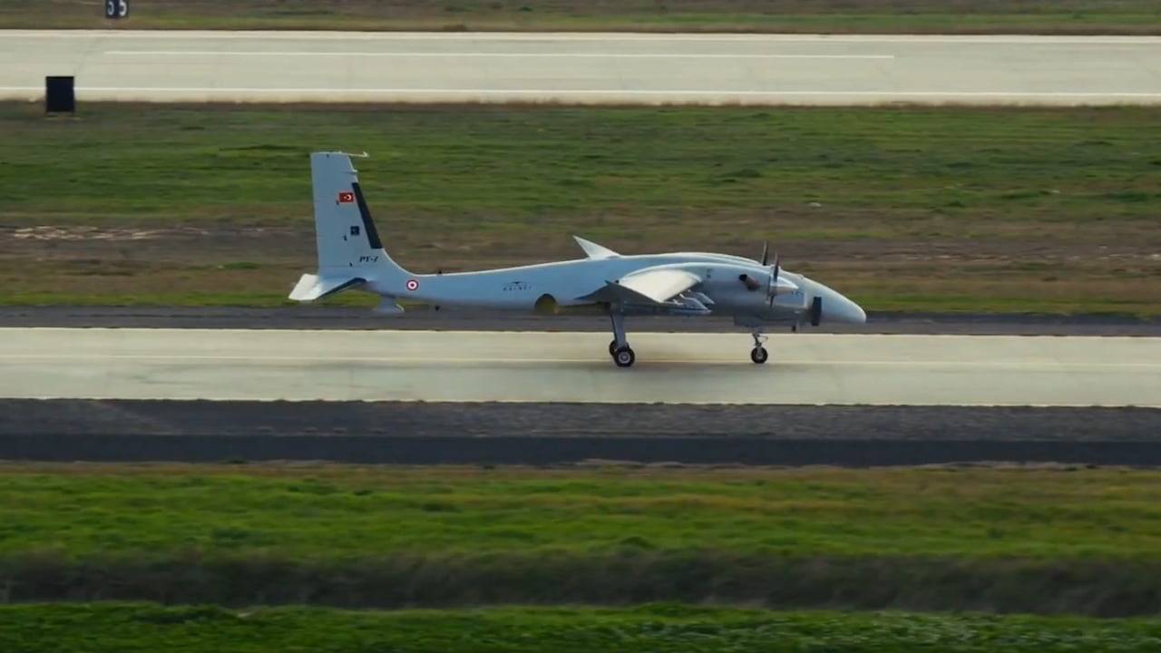 Foto - Bayraktar AKINCI’dan yerli mühimmatla nokta atışı: Hedefleri başarıyla imha etti