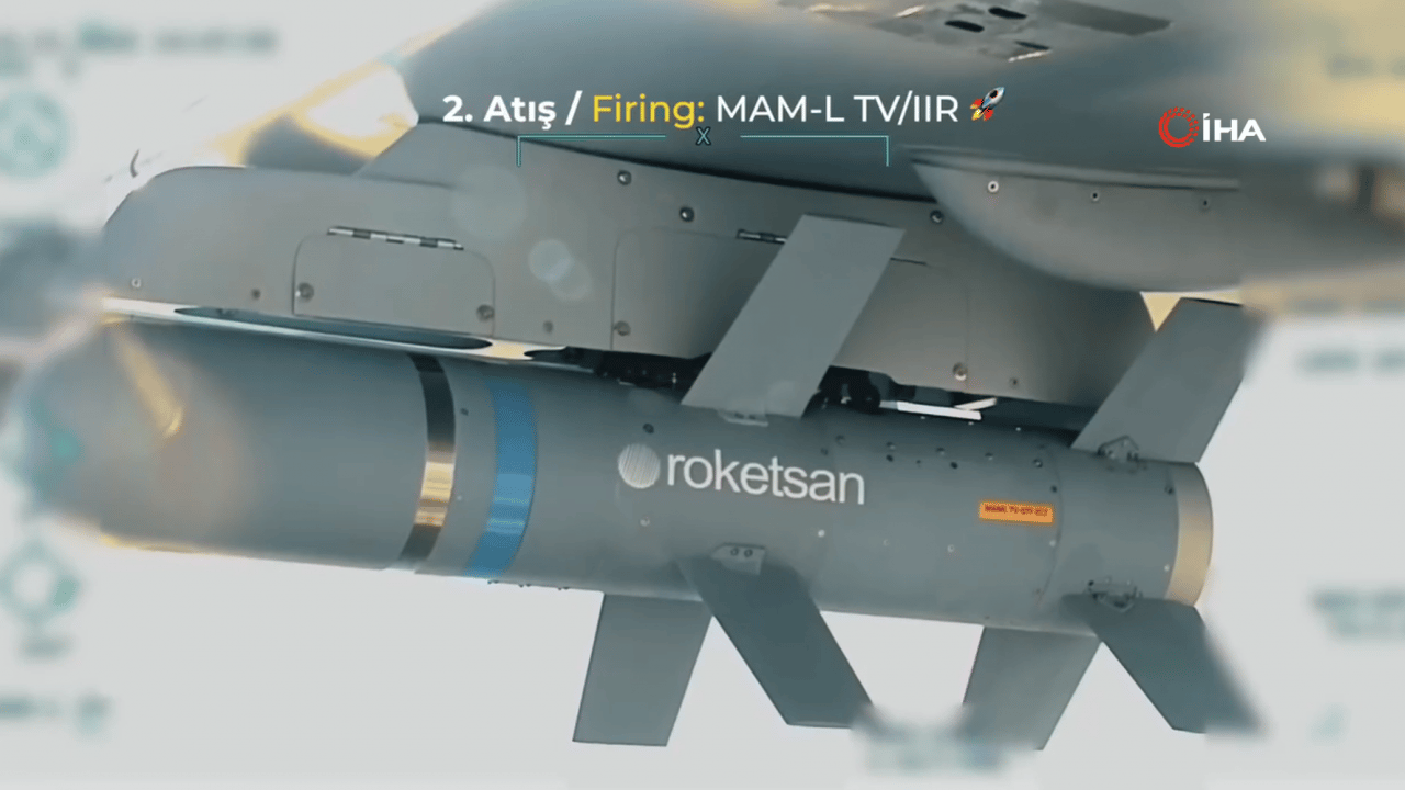 Foto - Bayraktar'dan tam isabet! Yerli roketlerle 12'den vurdu