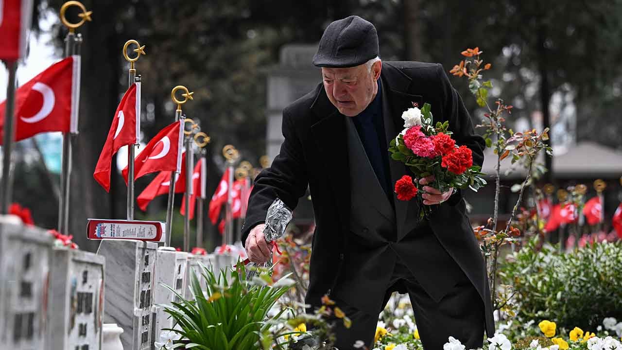 Foto - Bayram arifesinde kahraman şehitlerimiz unutulmadı