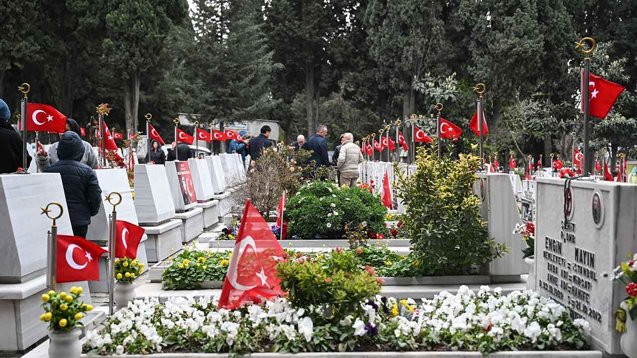 Foto - Bayram arifesinde kahraman şehitlerimiz unutulmadı
