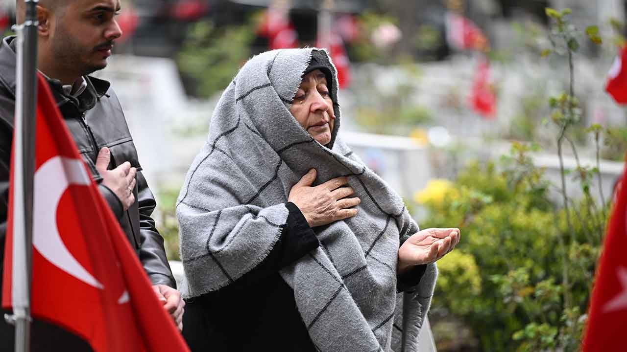 Foto - Bayram arifesinde kahraman şehitlerimiz unutulmadı