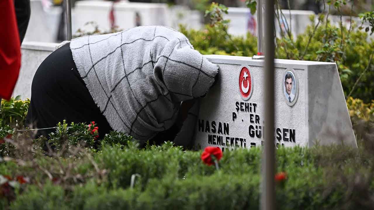 Foto - Bayram arifesinde kahraman şehitlerimiz unutulmadı