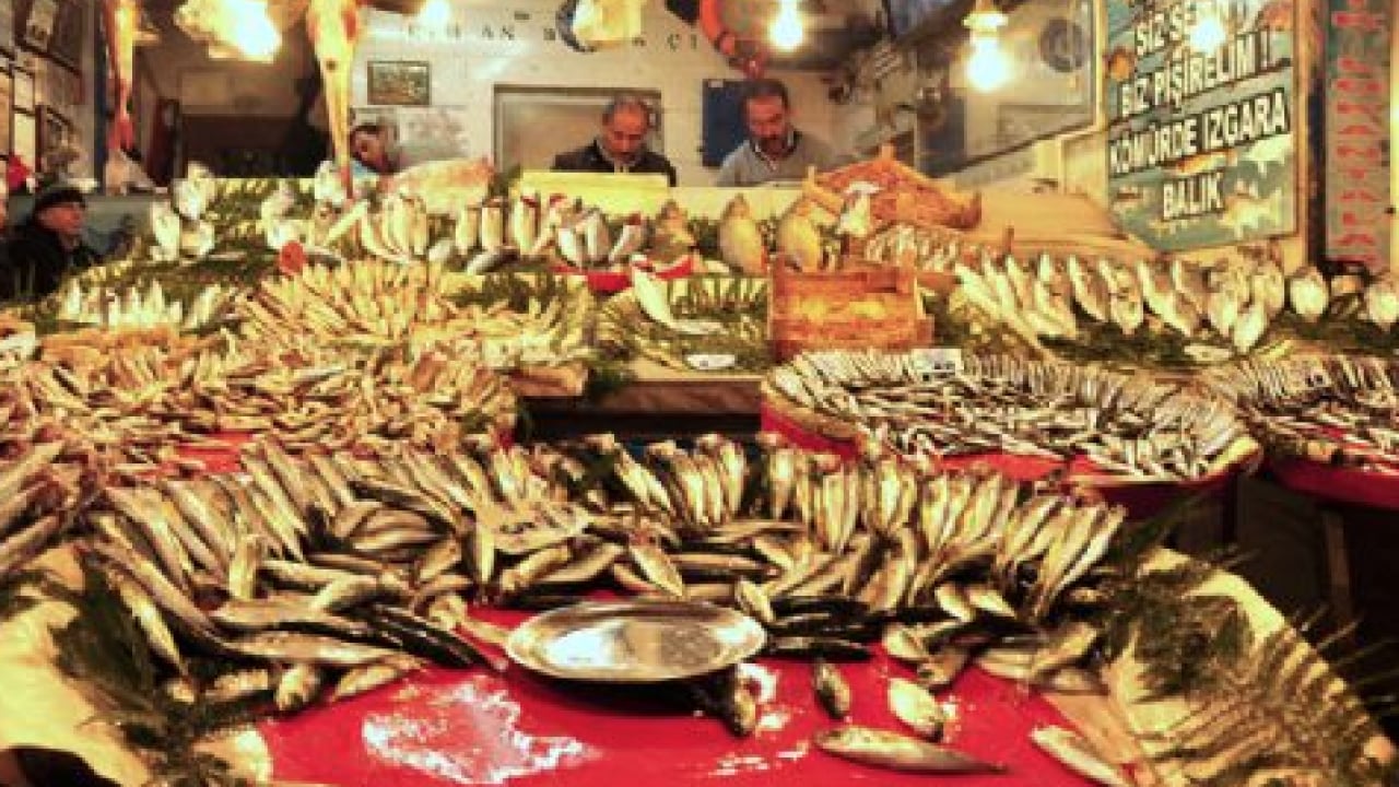 Foto - Bayram öncesi balık tezgahlarında büyük hareketlilik! Ramazan Balığı: Somon ve İstavrit... 