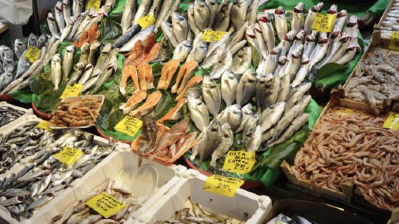 Foto - Bayram öncesi balık tezgahlarında büyük hareketlilik! Ramazan Balığı: Somon ve İstavrit... 