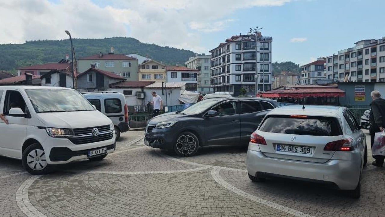 Foto - Bayram tatili için o ilçeye akın ettiler! 10 binlik nüfus 100 bin oldu