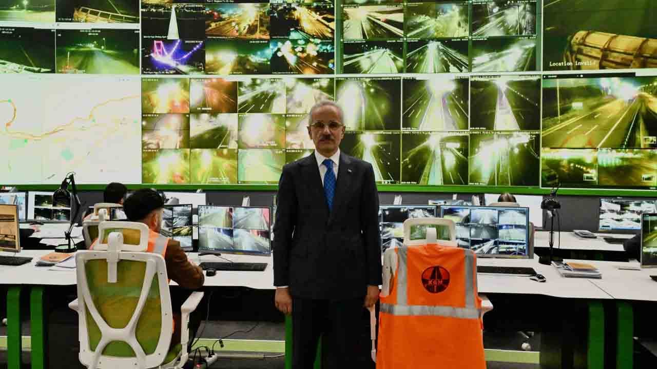 Foto - Bayram trafiği AUS’ta anlık izlenecek: Uraloğlu’ndan yoğunluk uyarısı