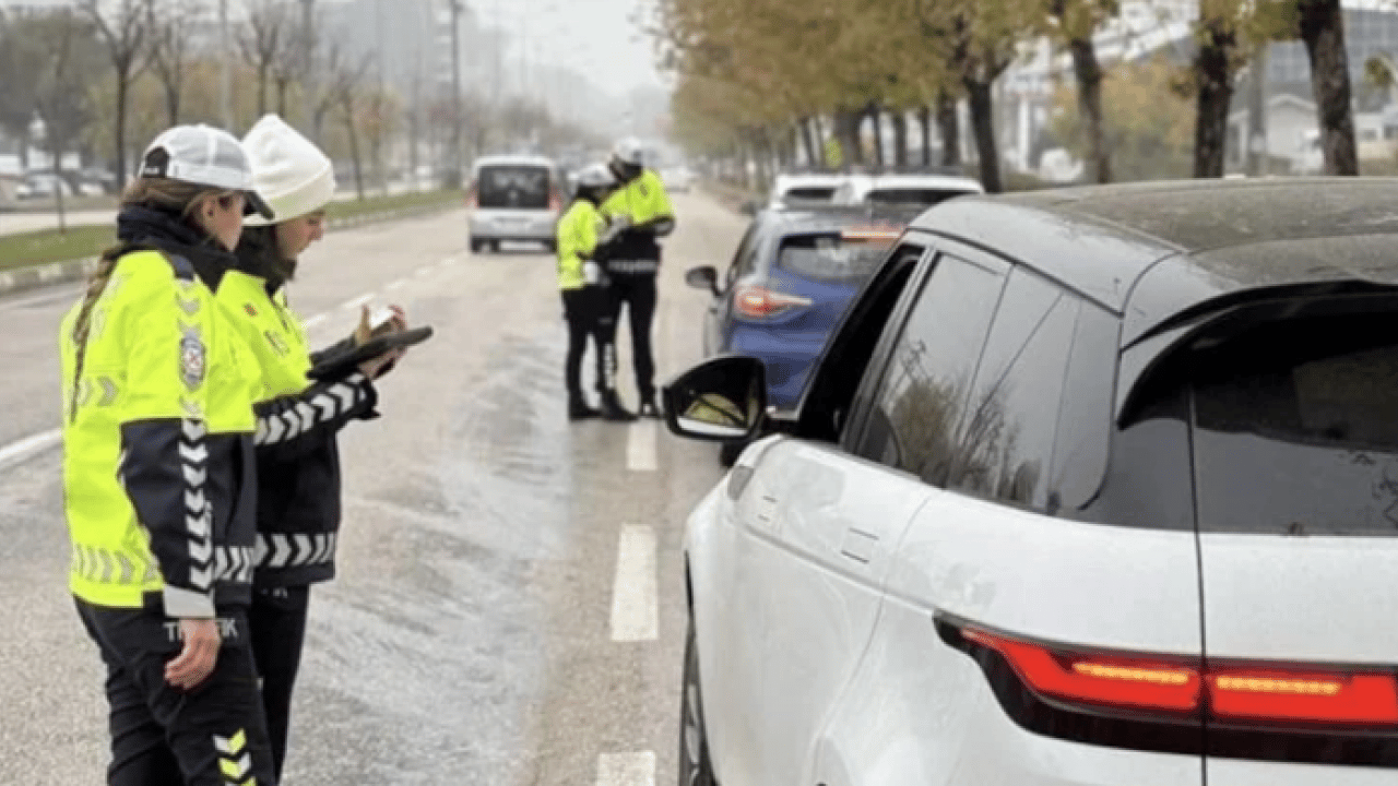 Foto - Bayram trafiğine çıkacaklar dikkat: İşte yeni hız limitleri!