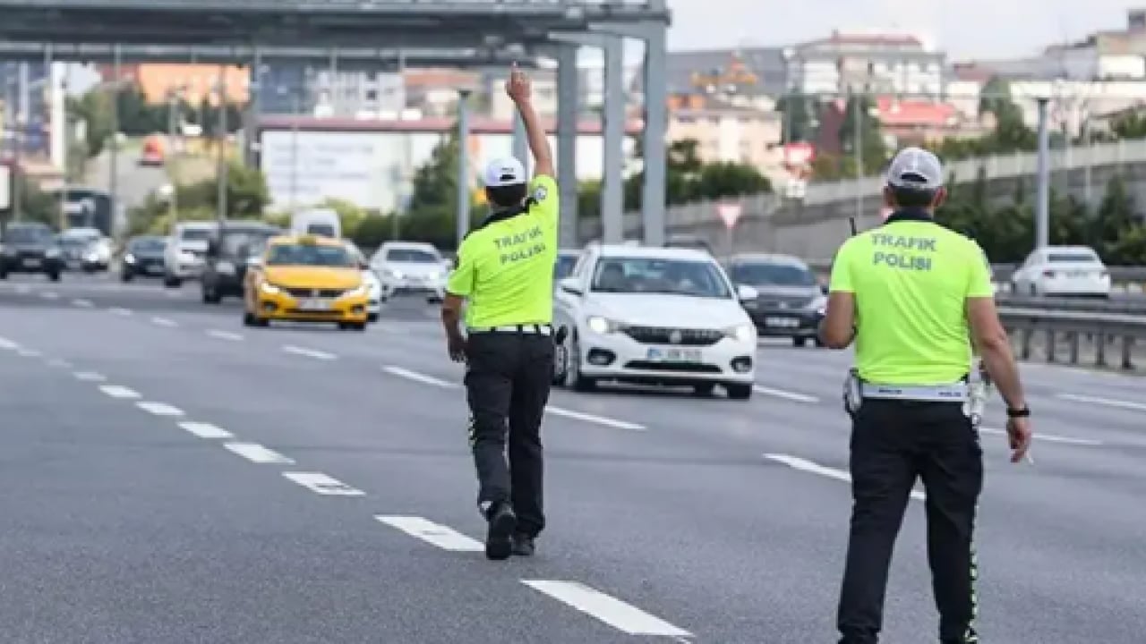 Foto - Bayram yolunda kırmızı alarm! Trafik ekipleri teyakkuzda