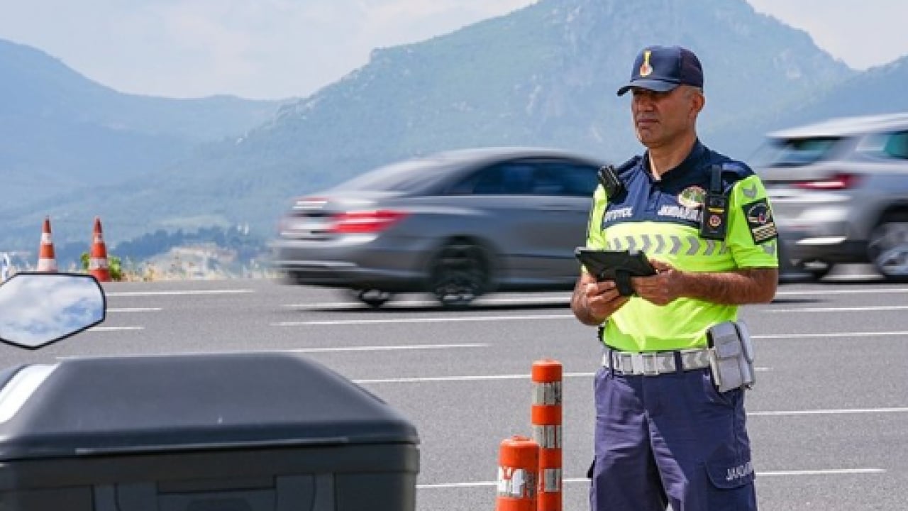 Foto - Bayram yolunda kırmızı alarm! Trafik ekipleri teyakkuzda
