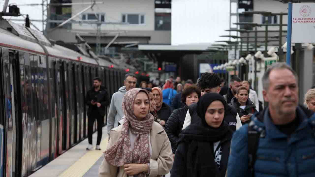 Foto - Bayramda otoyol ve köprülerden 12,3 milyon araç geçti 