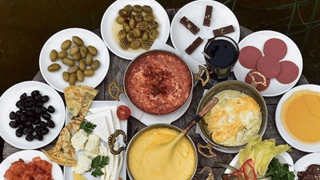 Foto - Bayramı daha rahat geçirmek için 5 öneri! Porsiyonları küçültün yoksa...