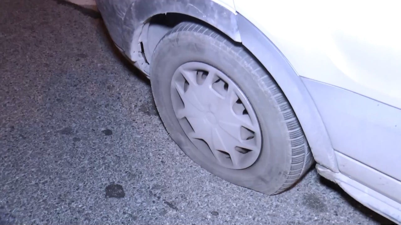 Foto - Bayrampaşa’da tehlikeli anlar! Yolun ortasındaki arıza faciaya neden oluyordu