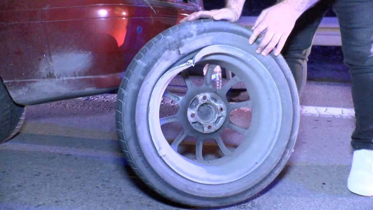 Foto - Bayrampaşa’da tehlikeli anlar! Yolun ortasındaki arıza faciaya neden oluyordu