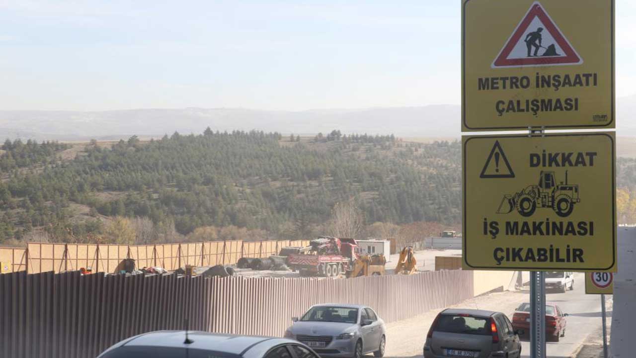 Foto - Beceriksizlikte Ekrem İmamoğlu'nu aratmıyor! Mansur Yavaş'ın temelini attığı Mamak metrosu ortada kaldı