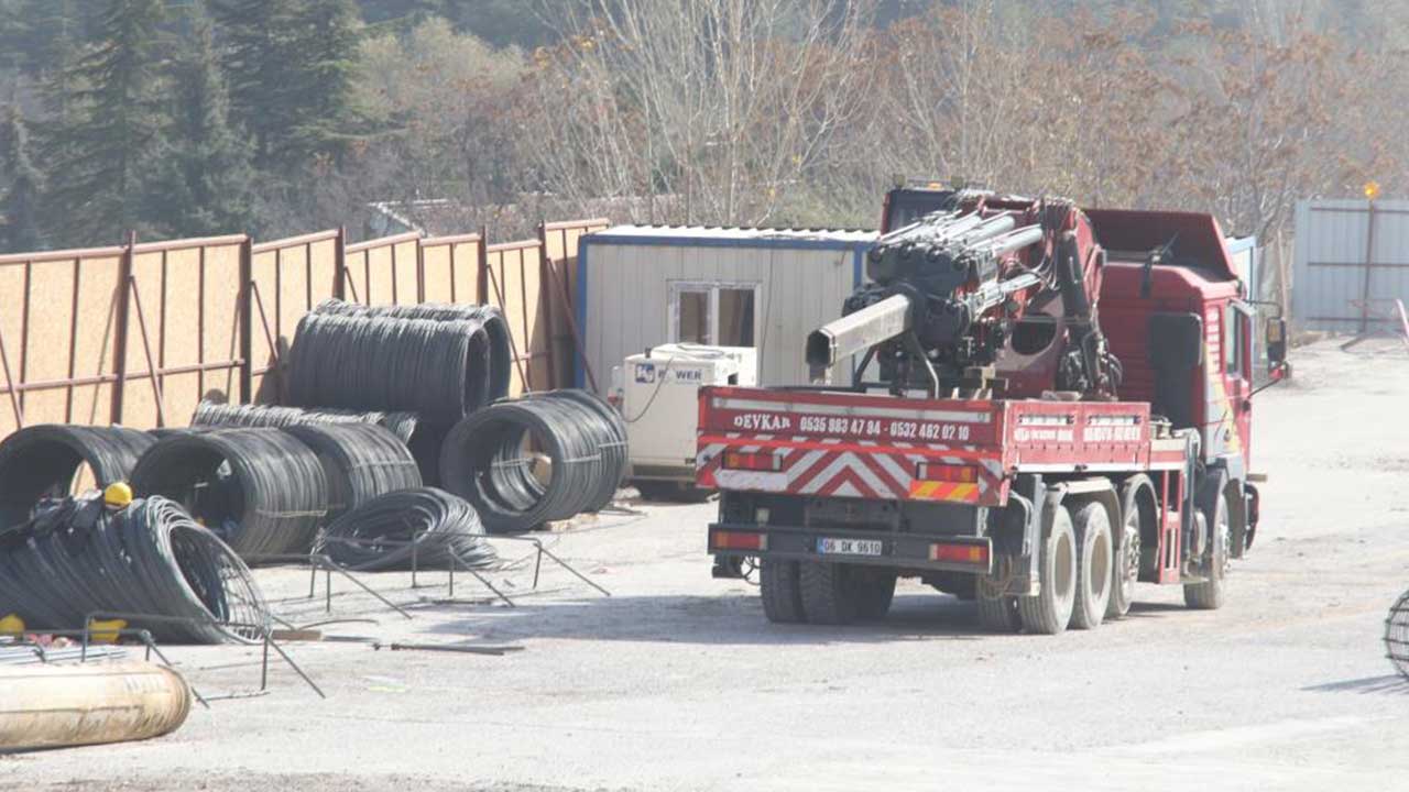 Foto - Beceriksizlikte Ekrem İmamoğlu'nu aratmıyor! Mansur Yavaş'ın temelini attığı Mamak metrosu ortada kaldı