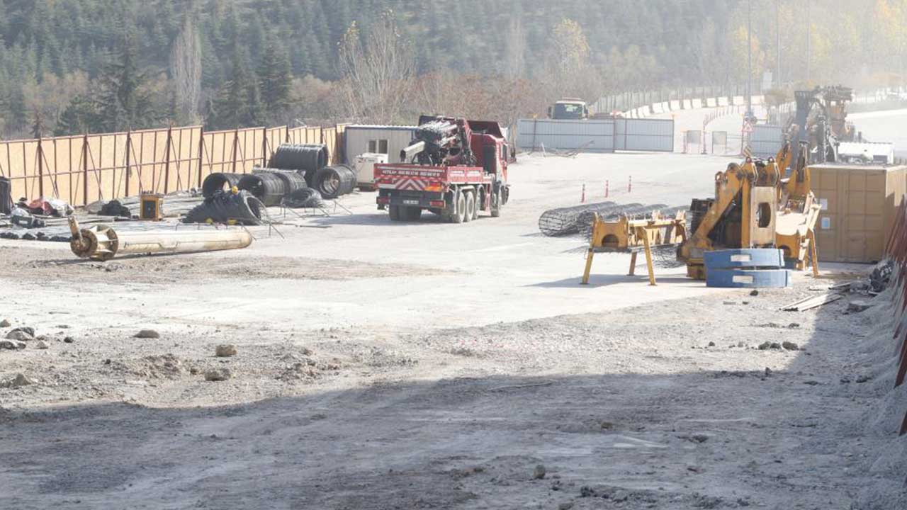 Foto - Beceriksizlikte Ekrem İmamoğlu'nu aratmıyor! Mansur Yavaş'ın temelini attığı Mamak metrosu ortada kaldı
