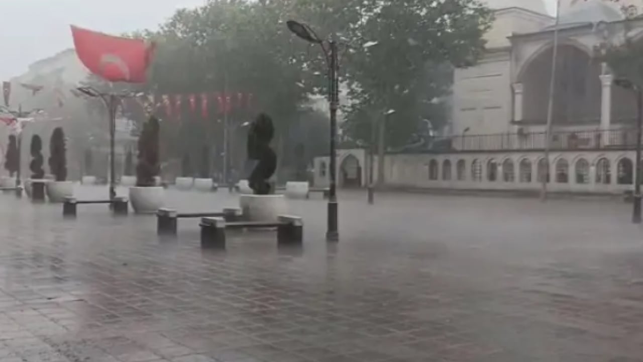 Foto - Beklenen oldu! Sağanak yağış İstanbul’u felç etti