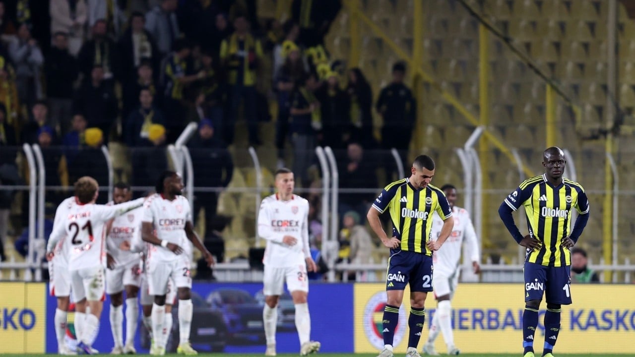 Foto - Beklenmedik gelişme: Fenerbahçe taraftarından iki yıldız oyuncuya protesto