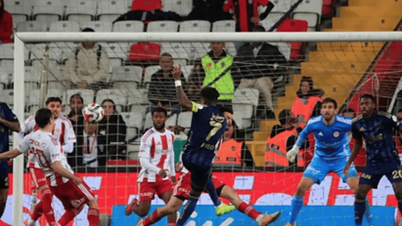 Beklenmedik gelişme! Fenerbahçe'den hakem kararlarına nihayet yüksek sesle tepki