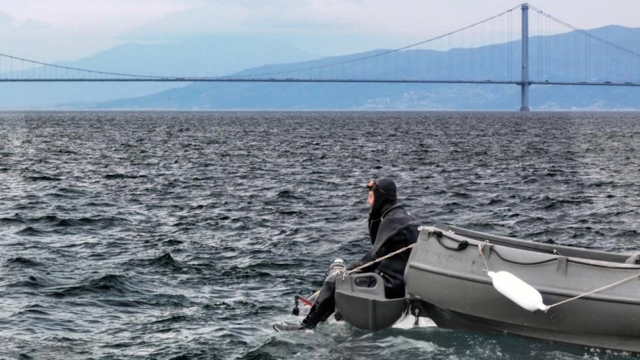 Foto - Belediye başkanı dalış yaptı, su altından müjdeyle çıktı
