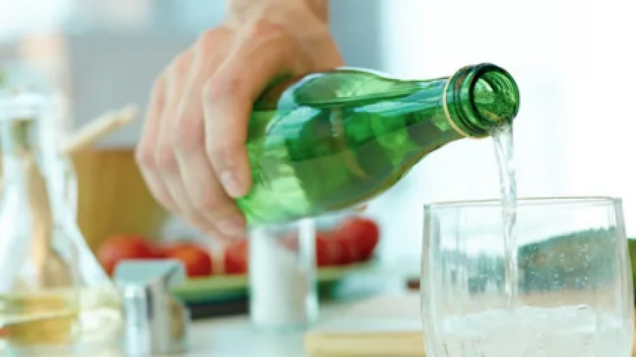 Foto - Belli oldu: Maden suları neden daima yeşil cam şişede satılıyor? Meğer asıl sebebi…
