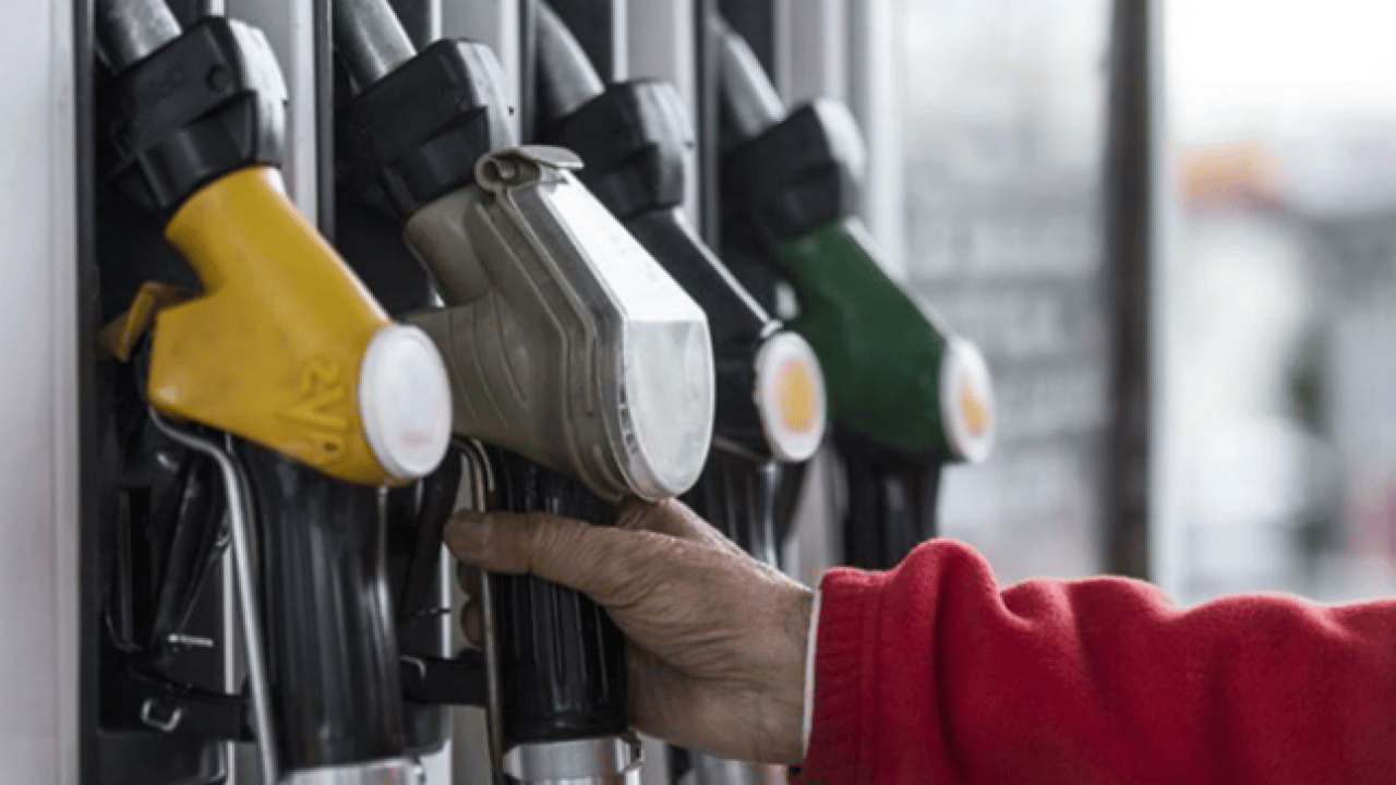 Foto - Benzine bir zam daha! Akaryakıtın son fiyatları açıklandı