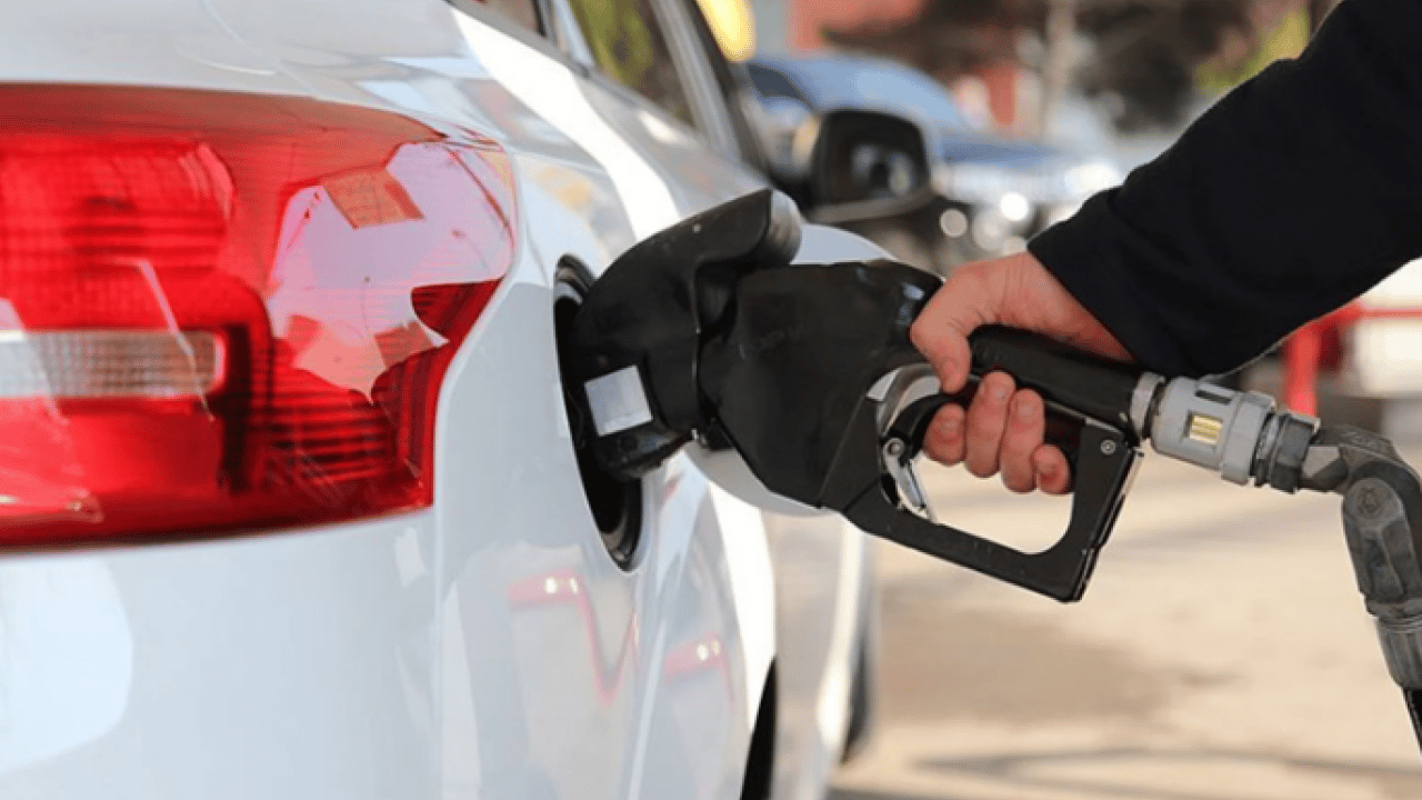 Foto - Benzine bir zam daha! Akaryakıtın son fiyatları açıklandı