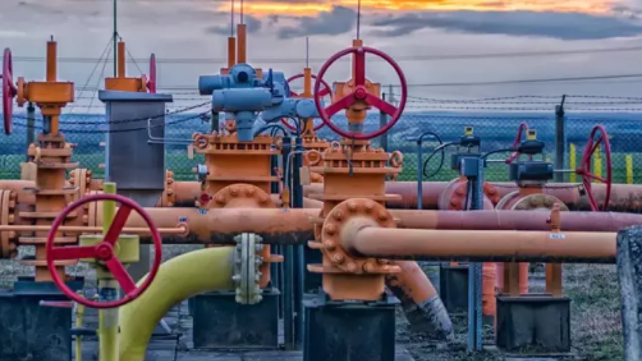 Foto - Benzinlikte ve markette yangın: AB’nin enerji faturası kontrolden çıktı! 44 günde 22 milyar euro buhar oldu