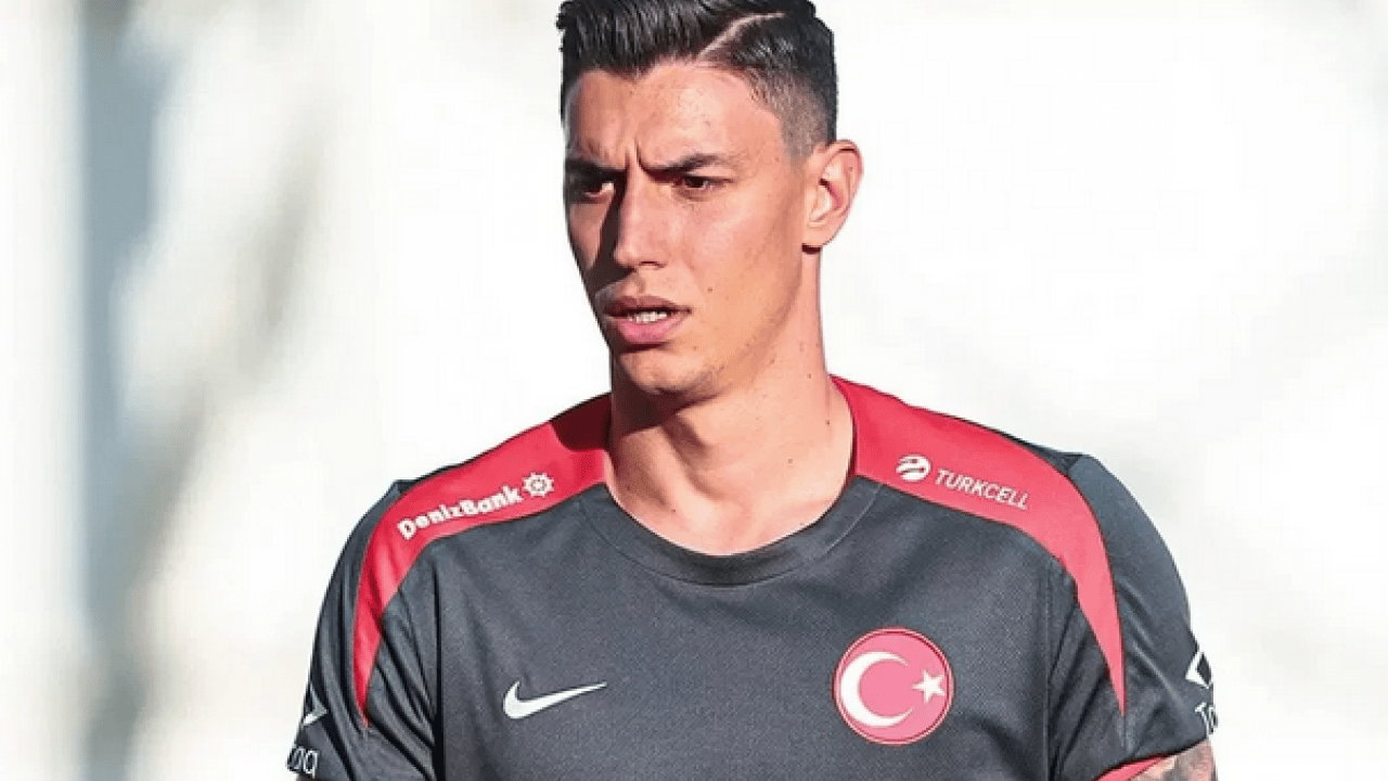 Foto - Berke Özer için en kötü senaryoyu açıkladılar! Gözünün yaşına bakmayın bu kendini dev aynasında gören arkadaşı…