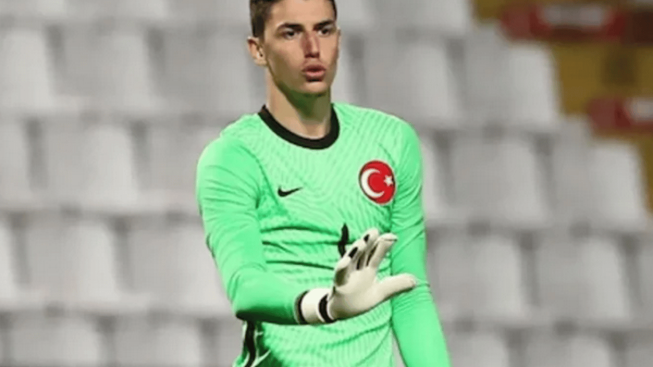 Foto - Berke Özer için en kötü senaryoyu açıkladılar! Gözünün yaşına bakmayın bu kendini dev aynasında gören arkadaşı…