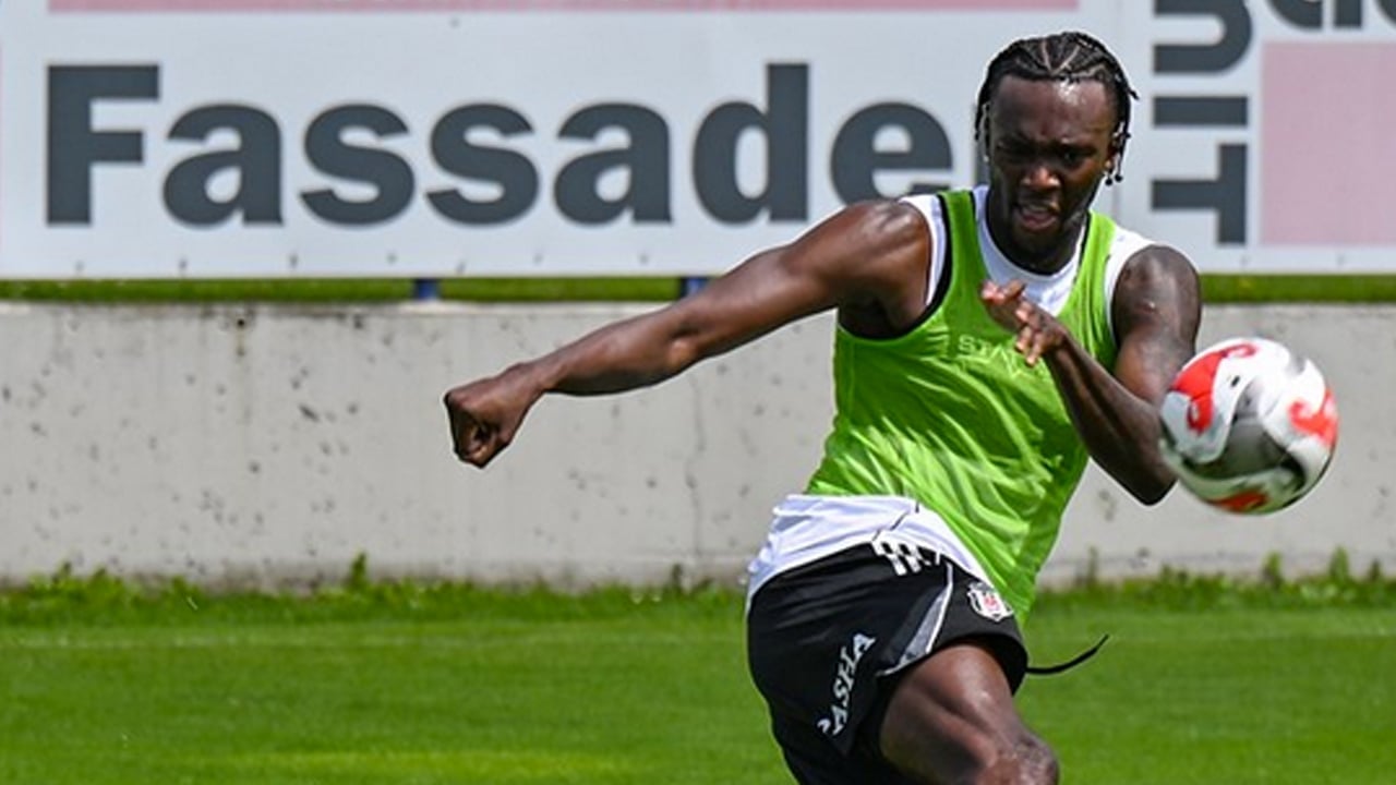 Foto - Beşiktaş Beşiktaş olalı böyle zulmü görmedi hakikaten! Gitmesi ayrı dert kalması ayrı dert...