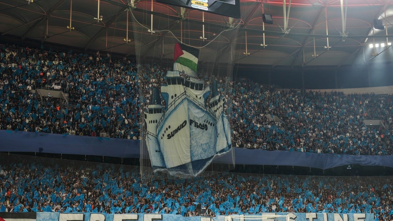 Foto - Beşiktaşlı taraftarlardan anlamlı 'Filistin' koreografisi